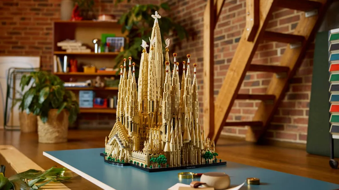 Lego recrea la Sagrada Familia en su set más ambicioso