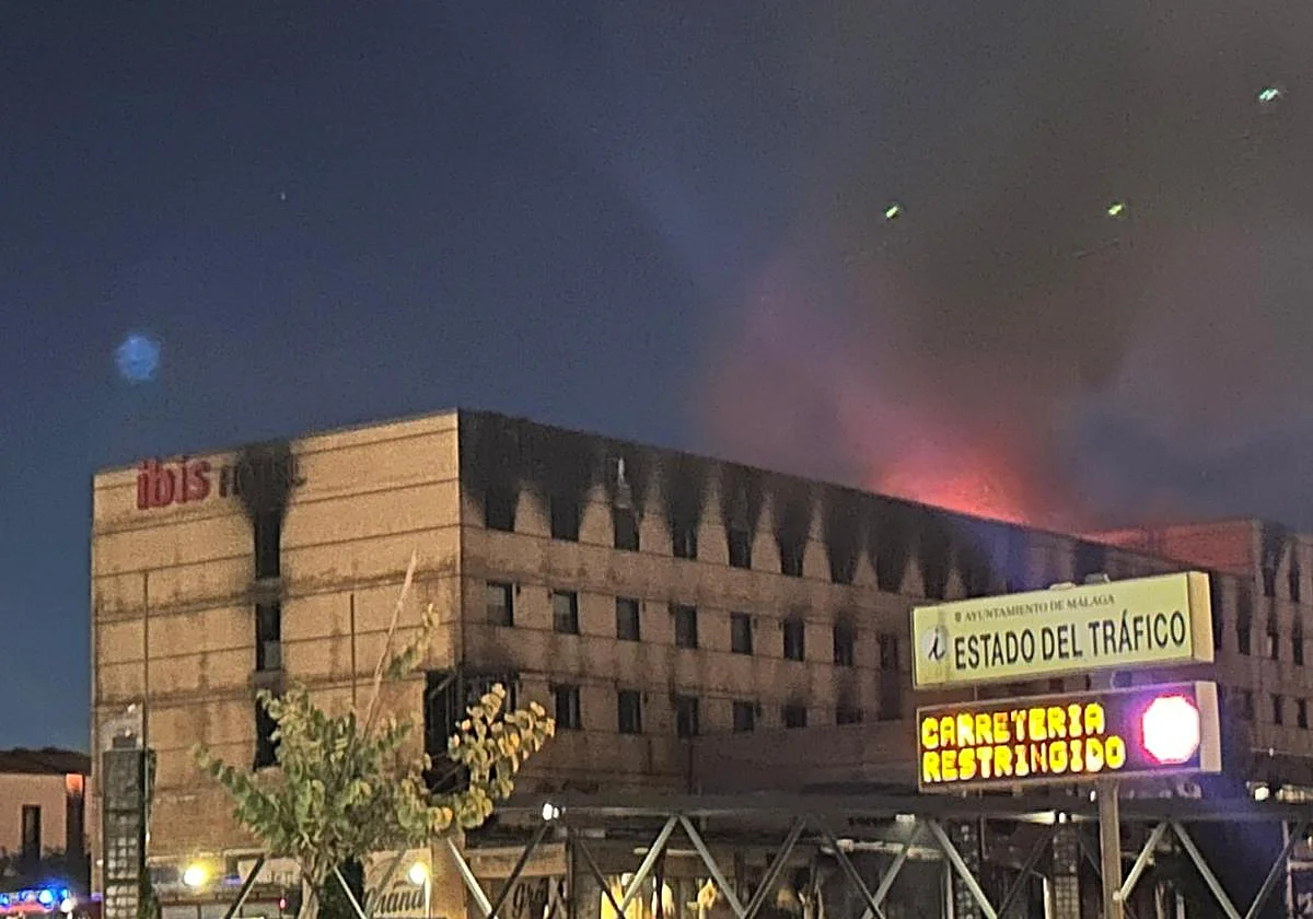 El Ayuntamiento de Málaga ordena nuevas medidas cautelares al hotel Ibis: desmontar la climatización