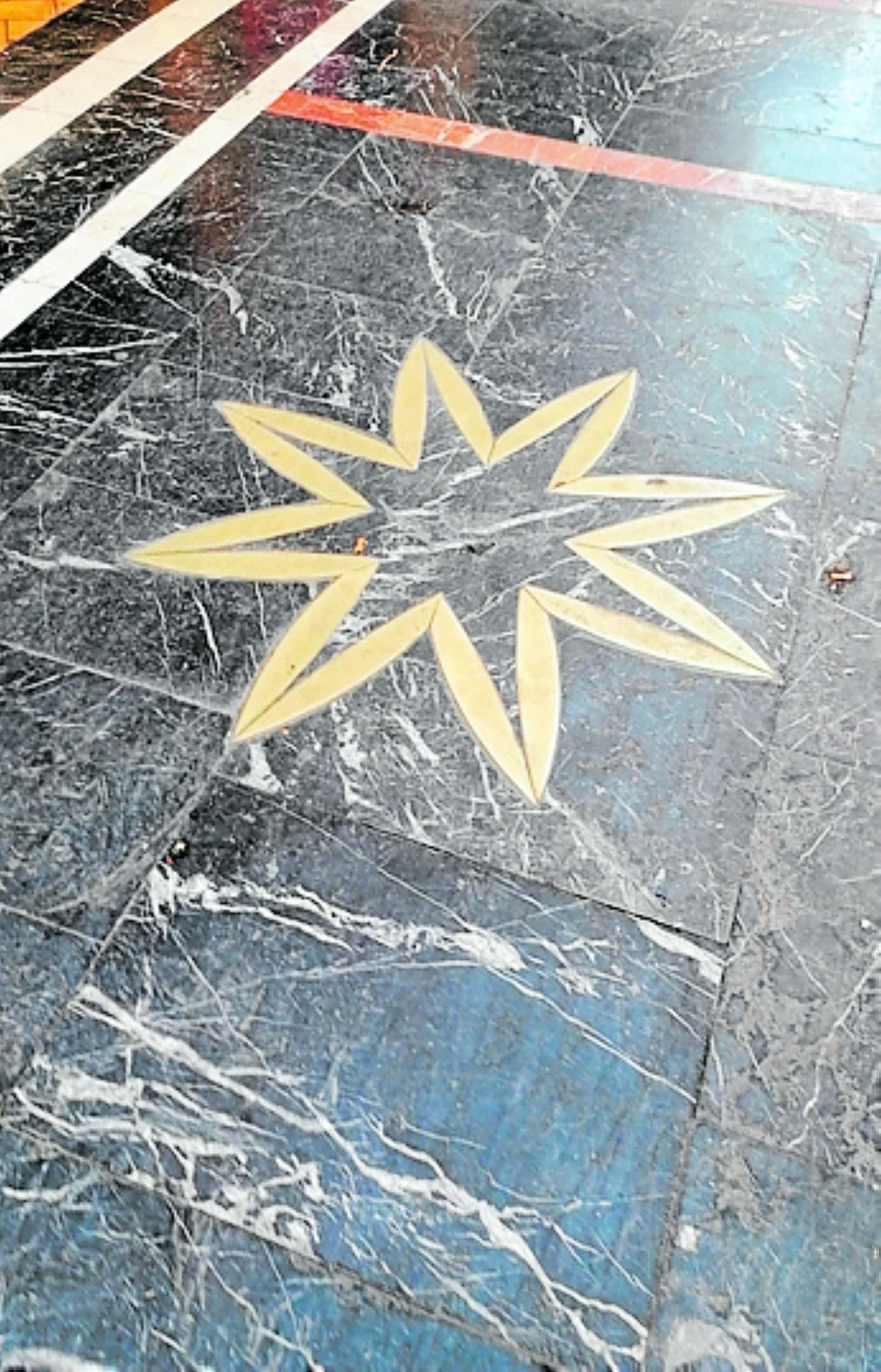 Estrella en el suelo