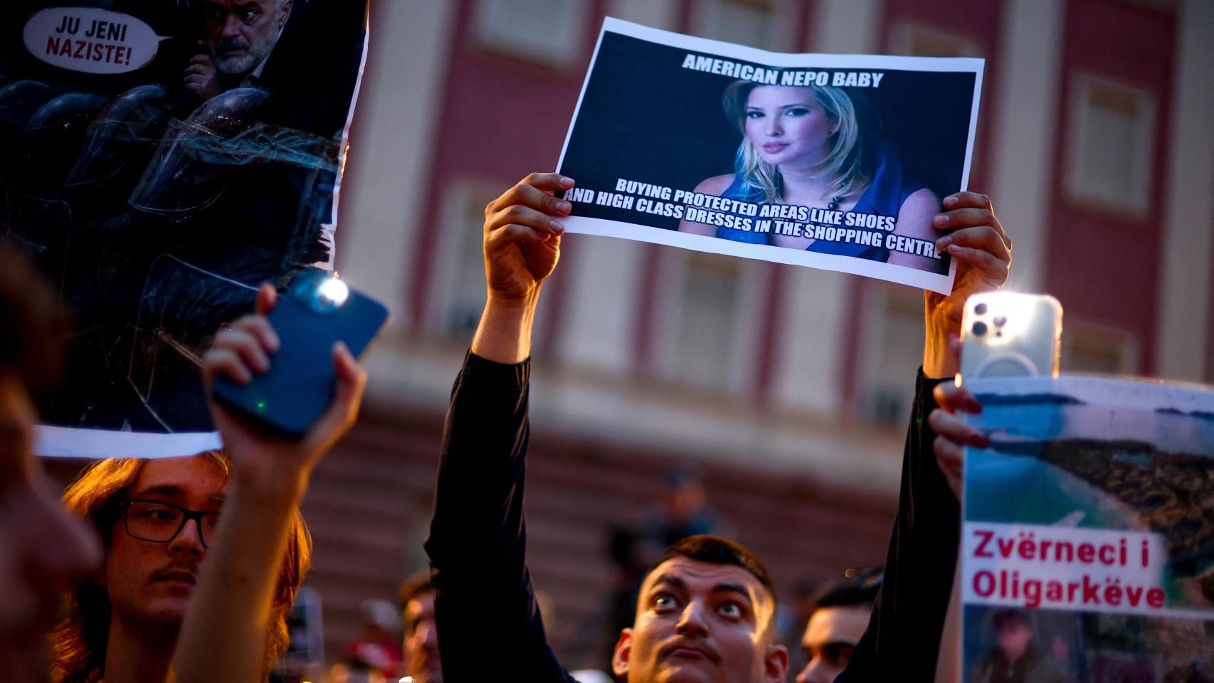 La 'revolución de los flamencos': Albania sale a la calle contra el millonario 'resort' de Ivanka Trump en una zona protegida