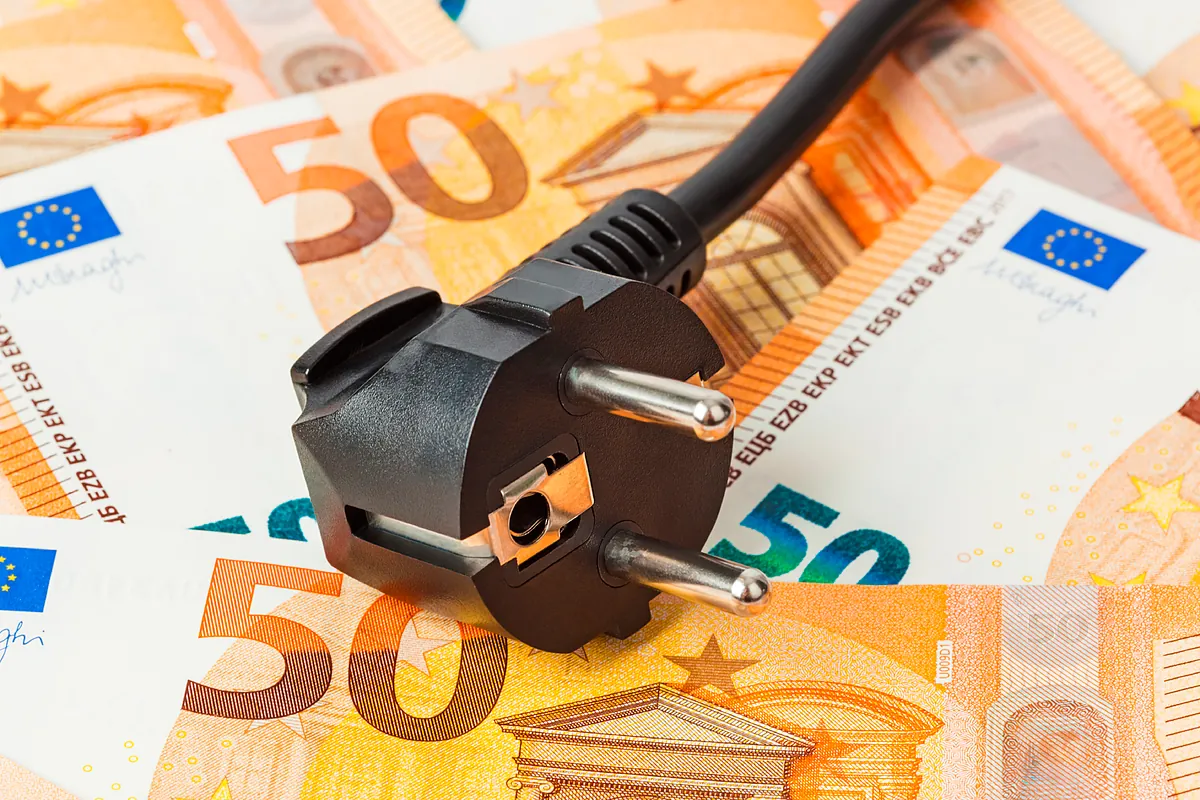 Los hogares con PVPC pagaron 35 euros menos por la luz hasta mayo