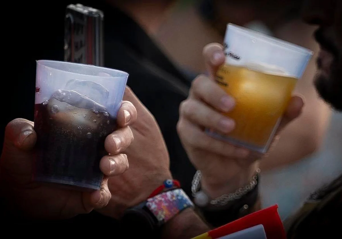 «Consumir mucho alcohol en pocas horas el fin de semana es más tóxico para el cerebro»