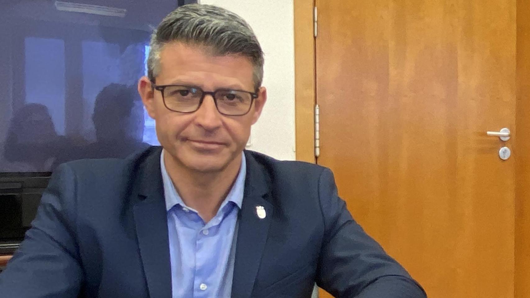 El alcalde de Almussafes asegura que continuará pese a la denuncia de acoso sexual: "Mi compromiso es firme"