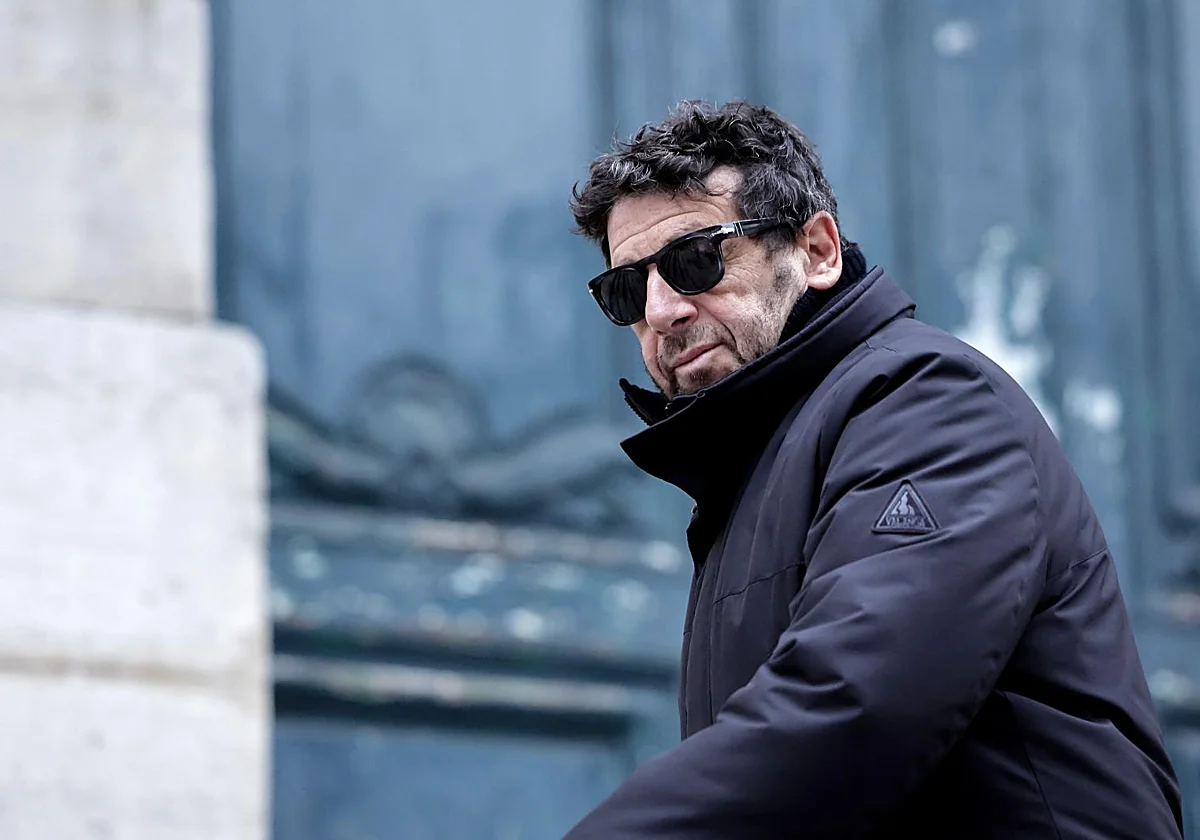 Arrestan al cantante francés Patrick Bruel acusado por al menos 13 mujeres de haberlas violado o agredido
