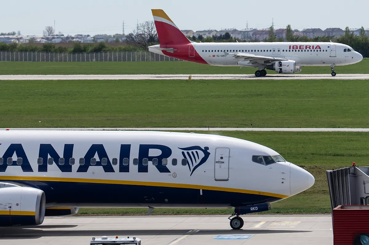 IAG, Ryanair y Volotea alertan de billetes más caros por el comercio de emisiones