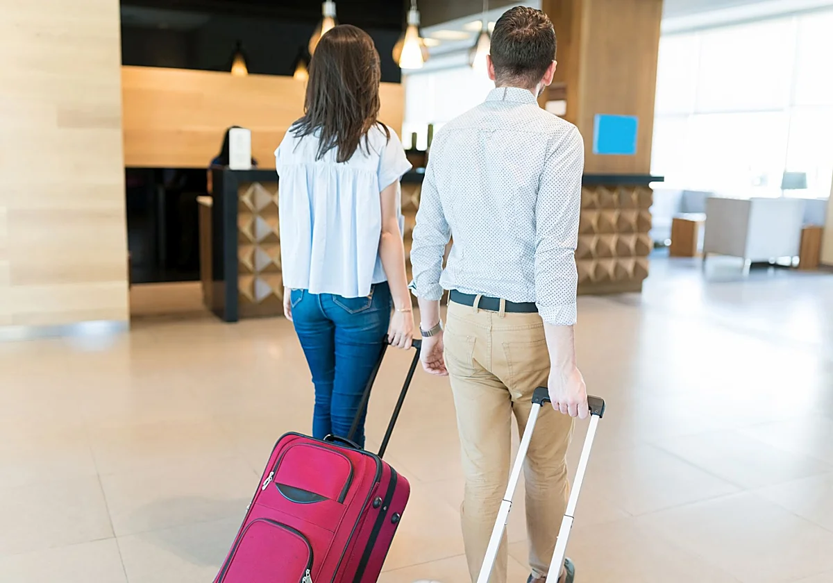 La CE abre expediente a España por el registro de viajeros y los hoteleros piden su derogación