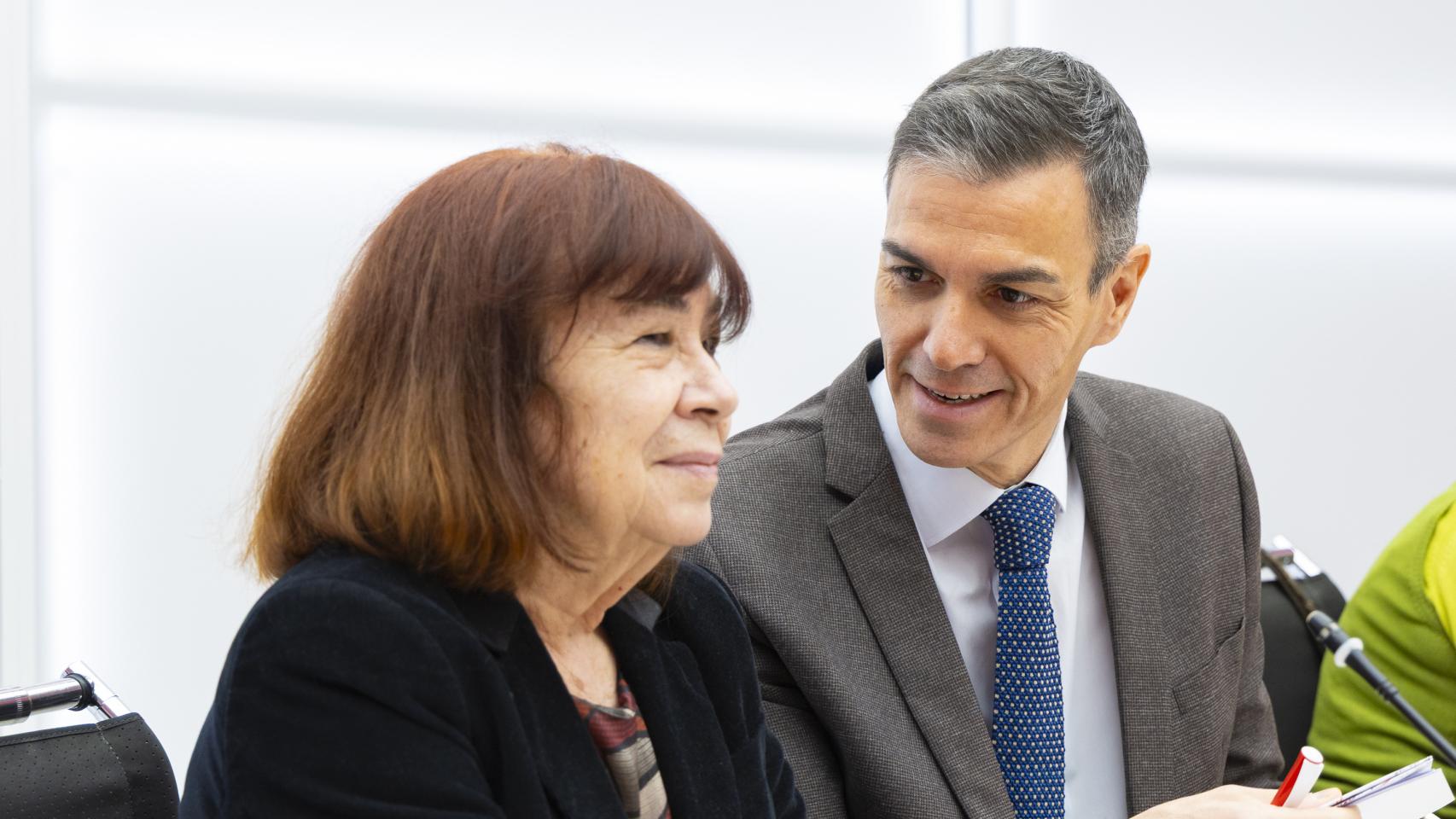 El PSOE se queda mudo tras la citación de Cristina Narbona por miedo a una imputación del partido en el 'caso Leire'