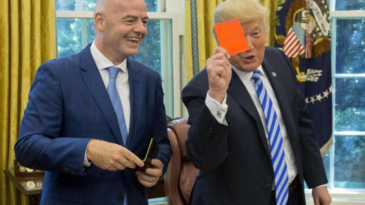"Irán, Trump y su servil Infantino"