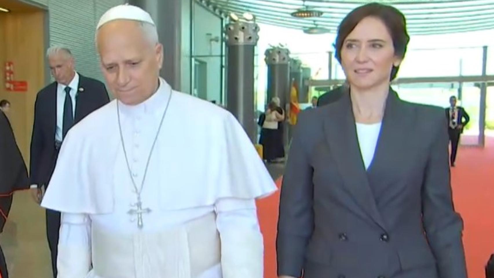 Última hora política, en directo | Ayuso acompaña al Papa León XIV al aeropuerto para despedirle antes de que el Pontífice ponga rumbo a Barcelona