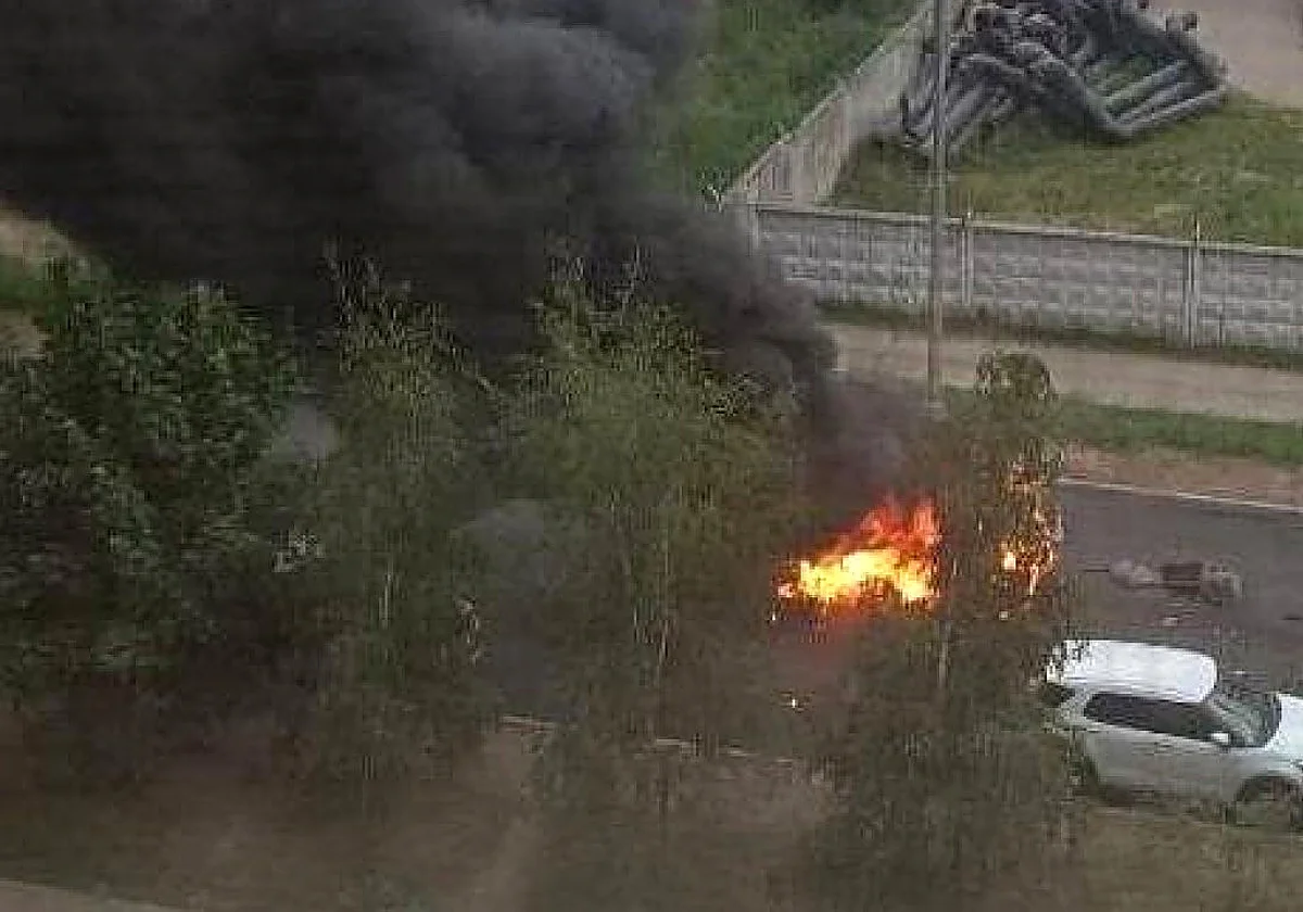 Muere un conductor en un distrito militar de Moscú al explotar una bomba bajo su coche