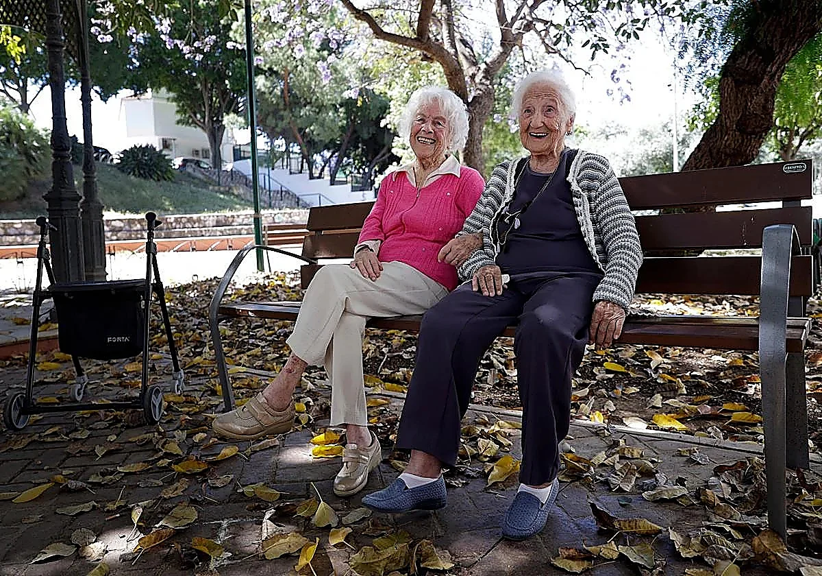 Isidora and Pepa: the centenarian Malaga residents linked by their children's marriage