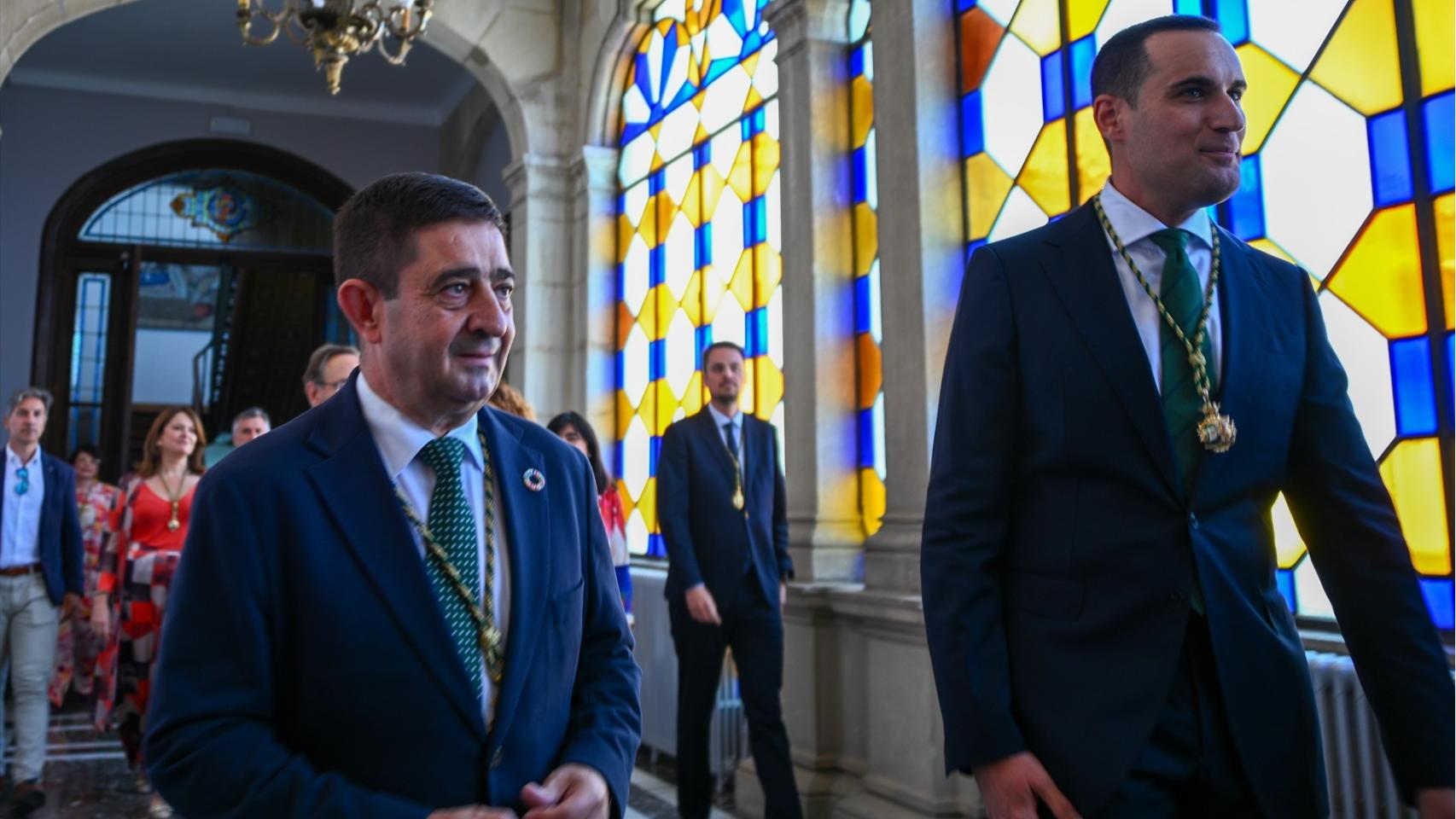 La Diputación de Jaén cambia de presidente mientras la UCO investiga un 'enchufe' de la 'cloaca' de Leire en la institución