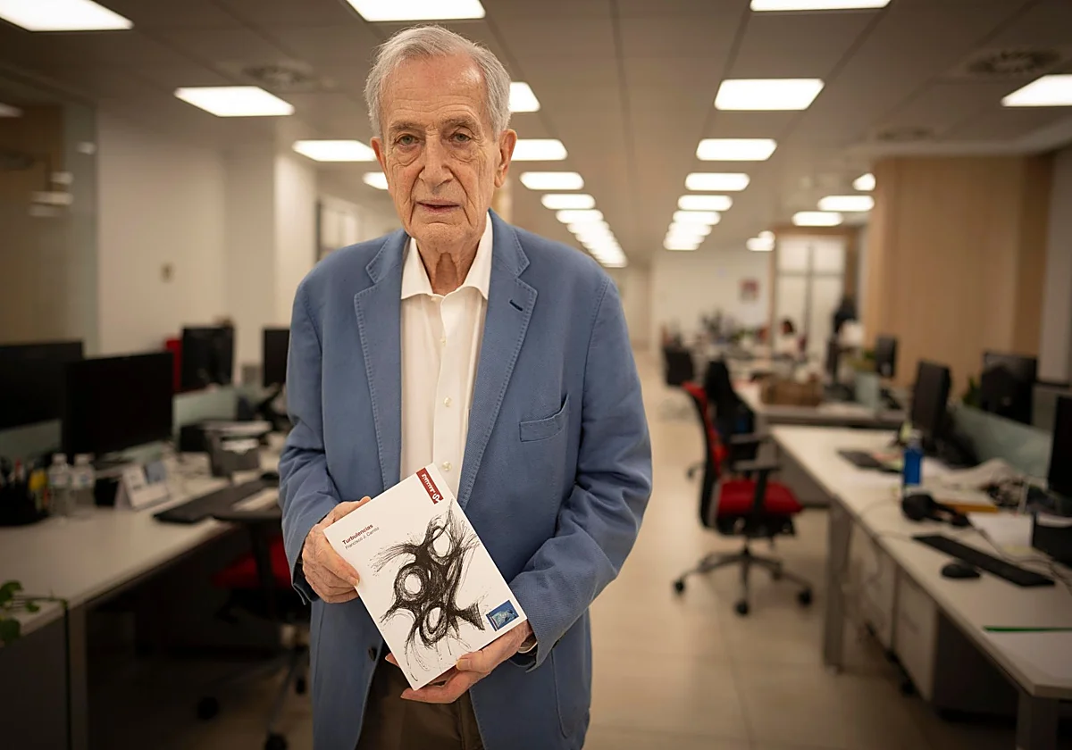 Francisco J. Carrillo: «La participación ciudadana no debería limitarse a votar cada cuatro años»