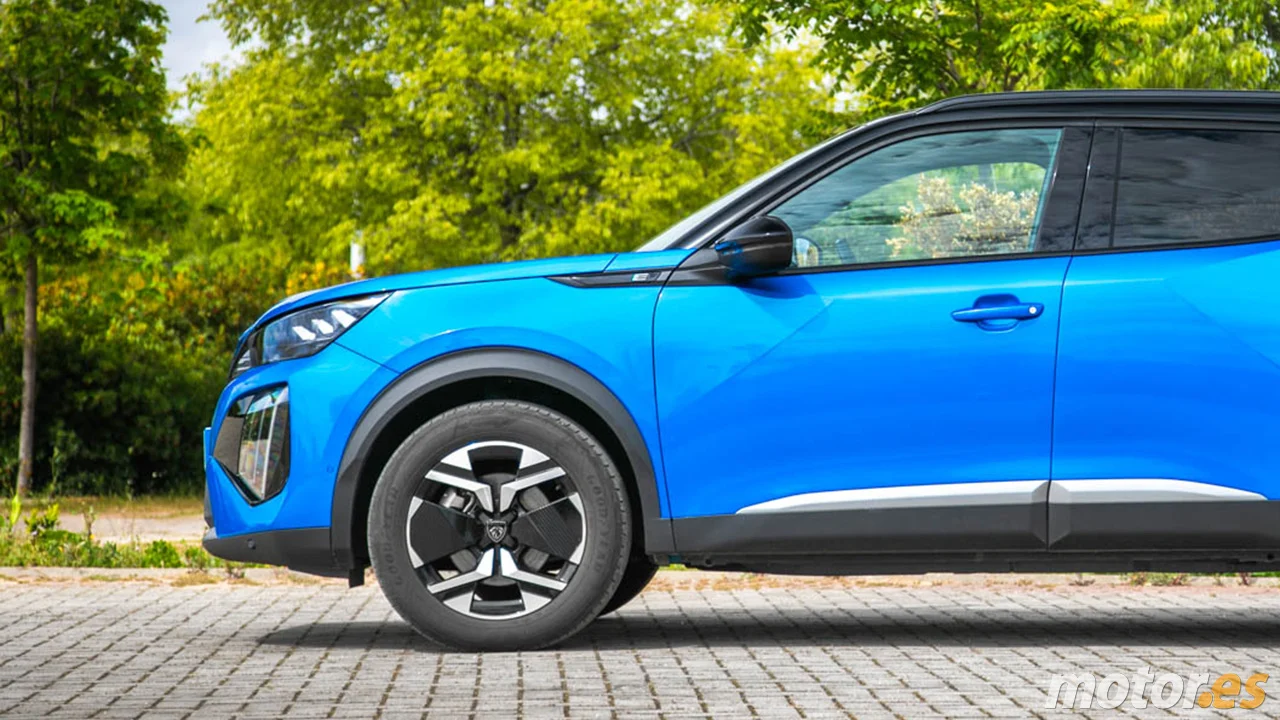 10.800 € de rebaja, ECO y solo gasta 5 litros, este SUV hecho en España pone al Duster en aprietos con su precio barato