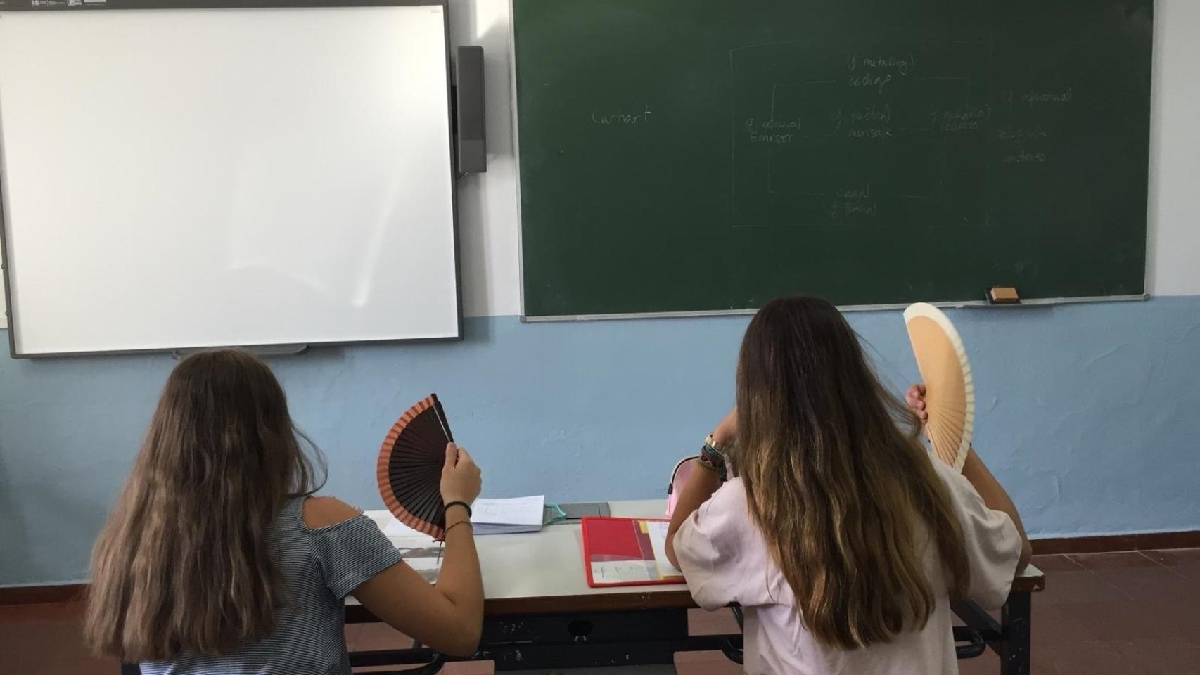 El calor en las aulas obliga a las familias a financiar la climatización de colegios en la provincia de Málaga