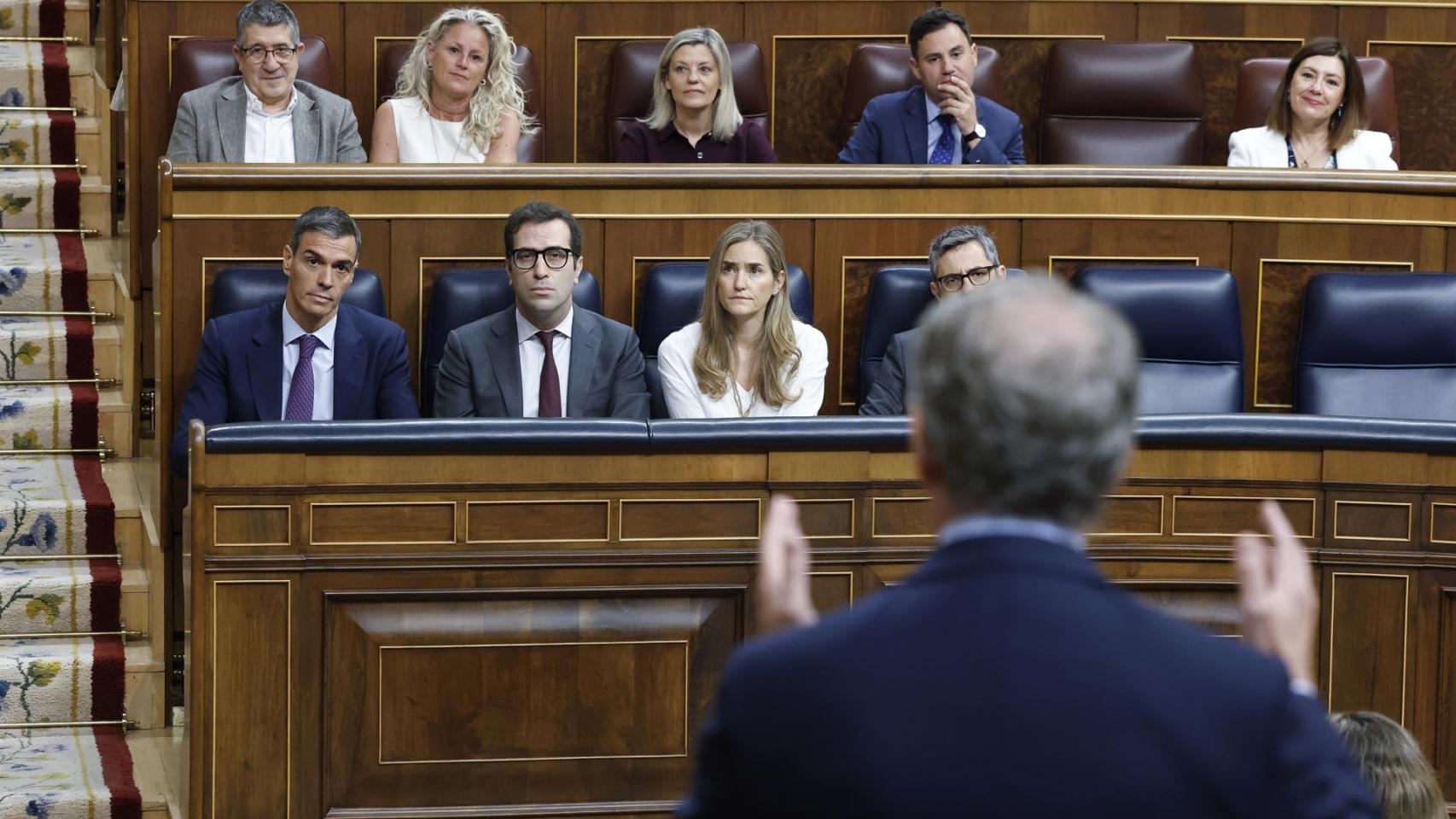 Feijóo llama "señor P. S." a Sánchez: "Si lo sabía todo tendrá que dimitir por corrupción, y si no lo sabía por incompetente"
