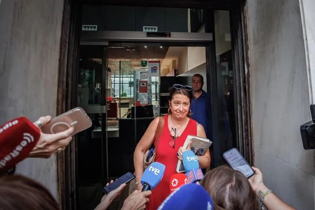 Del «todo es cosa de Cerdán» a «Antoñita la fantástica»: el doble libreto del PSOE con el 'caso Leire'