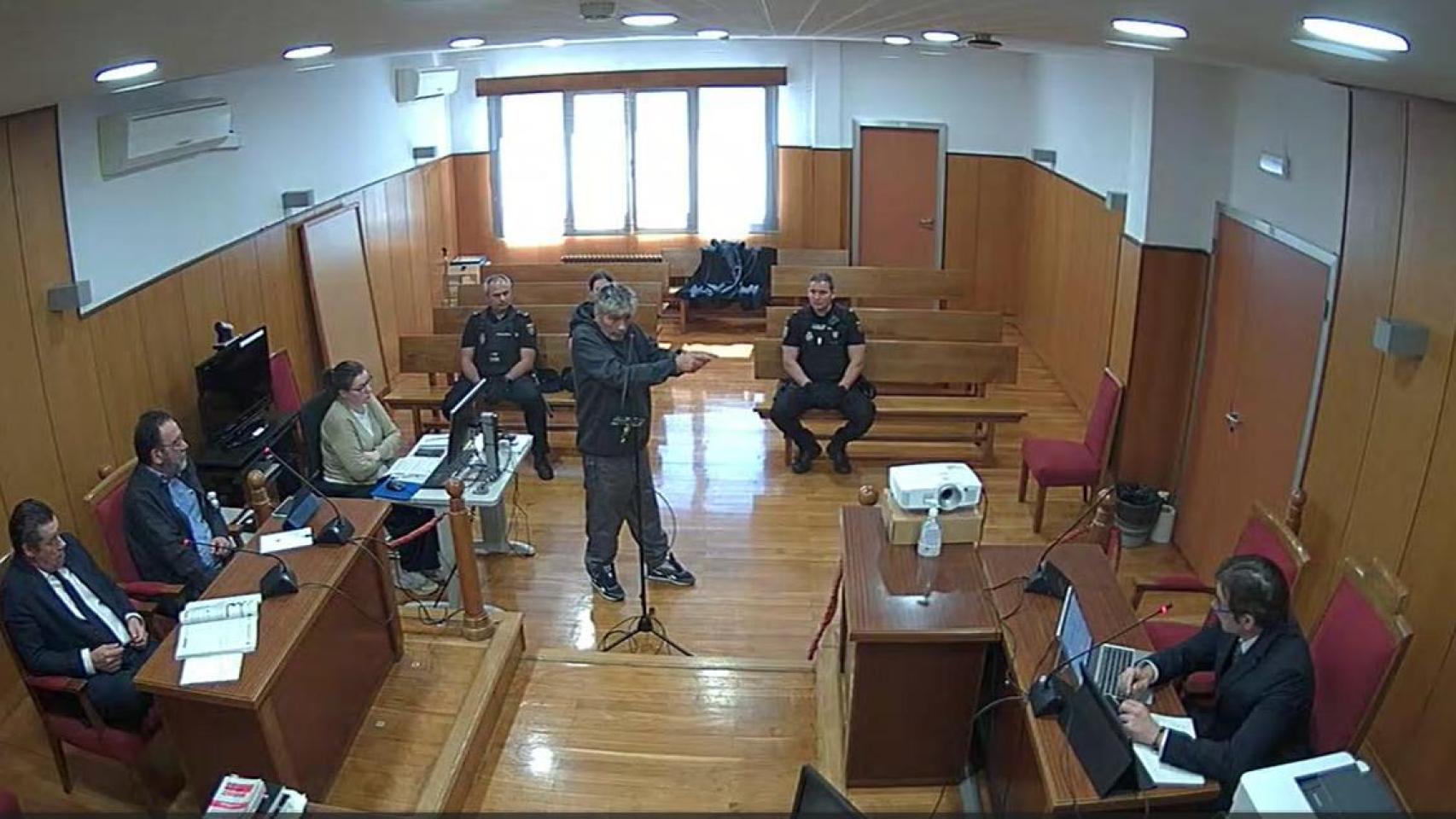 Nando 'el Gitano' exculpa a sus hijos del crimen del cantaor y dice que él llevaba las 4 pistolas: "¿Cómo les voy a dar un arma?"