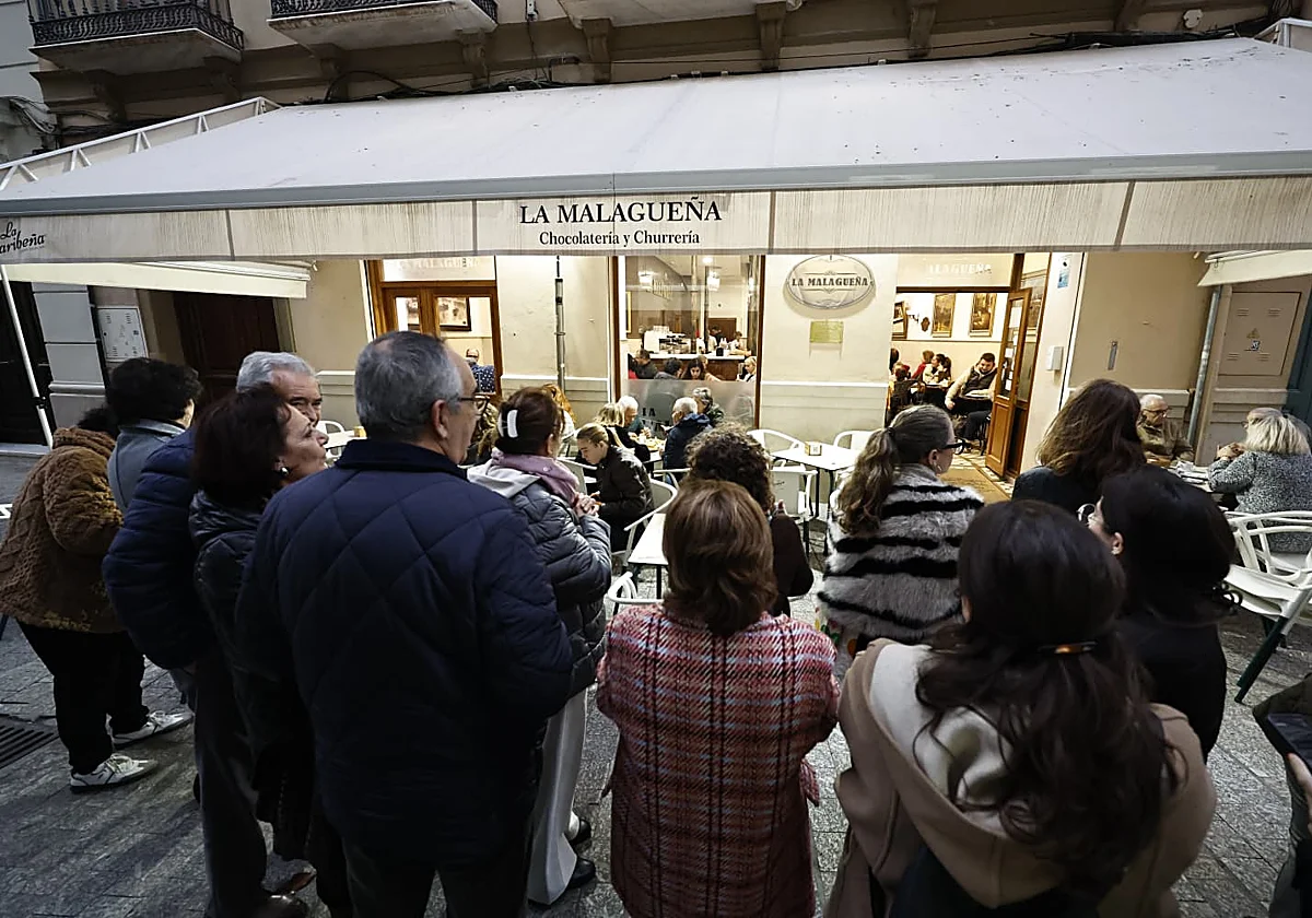 Málaga y la fiebre por los churros en Navidad: «Hacemos unos 1.500 al día»