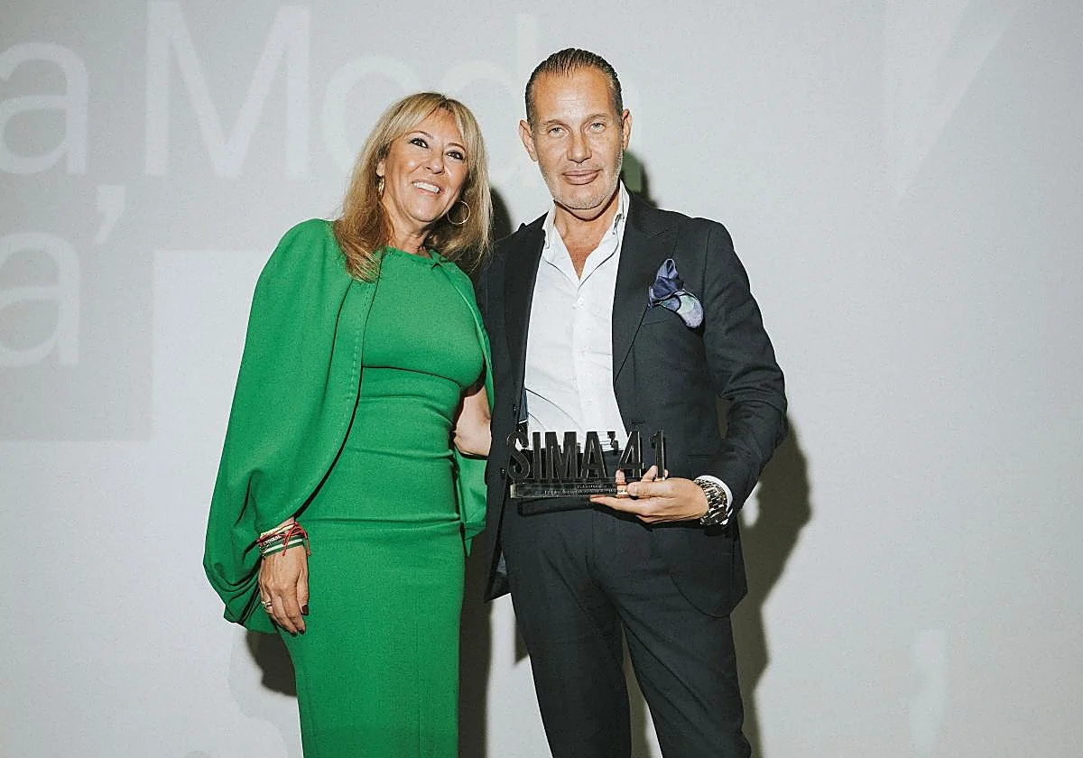 Rafael Urquizar, premio 'Oficio y Arte' en la Semana Internacional de la Moda de Andalucía