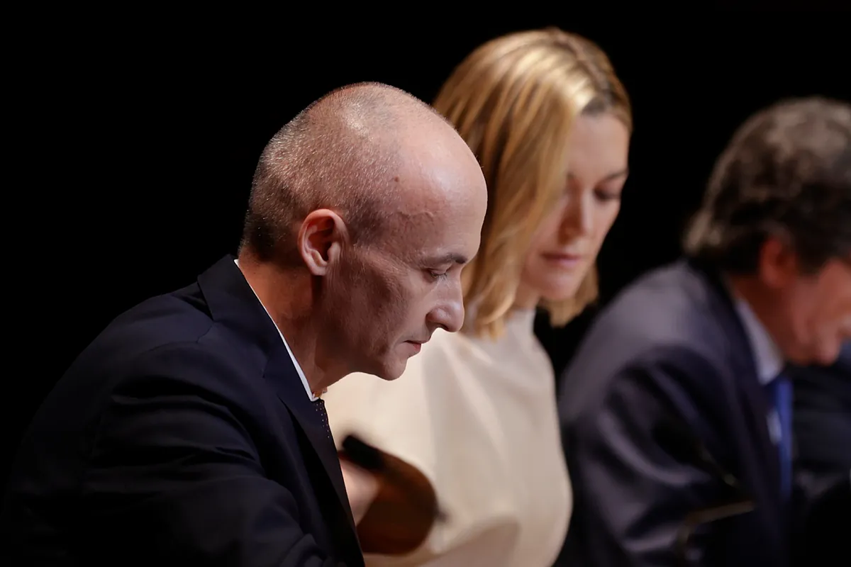 El 'proxy' ISS, a favor de la subida de sueldo de Marta Ortega y Óscar García Maceiras
