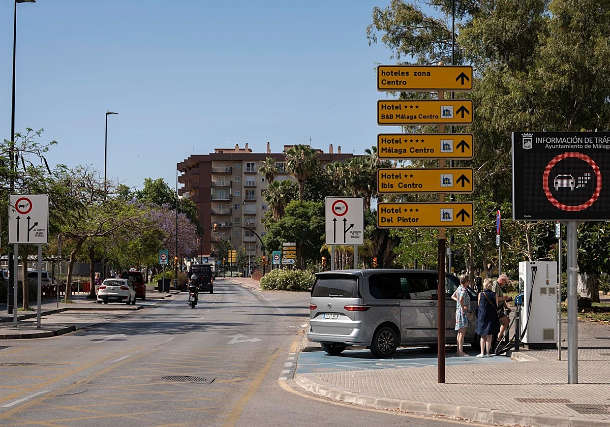 Málaga estudia recurrir la anulación de la ZBE pero avisa: «Sigue vigente y multando»