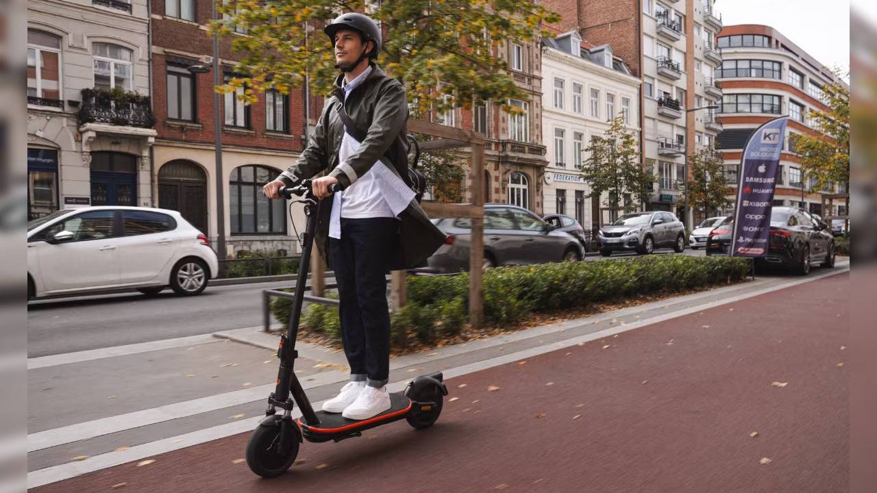 Decathlon tiene el patinete eléctrico que parece un SUV urbano: cómodo, práctico y por menos de 500 €
