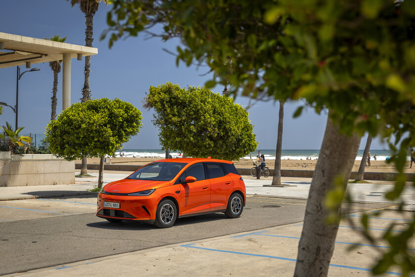 BYD ya tiene los dos híbridos enchufables más vendidos en España. El BYD Dolphin G DM-i es su órdago para acompañarlos