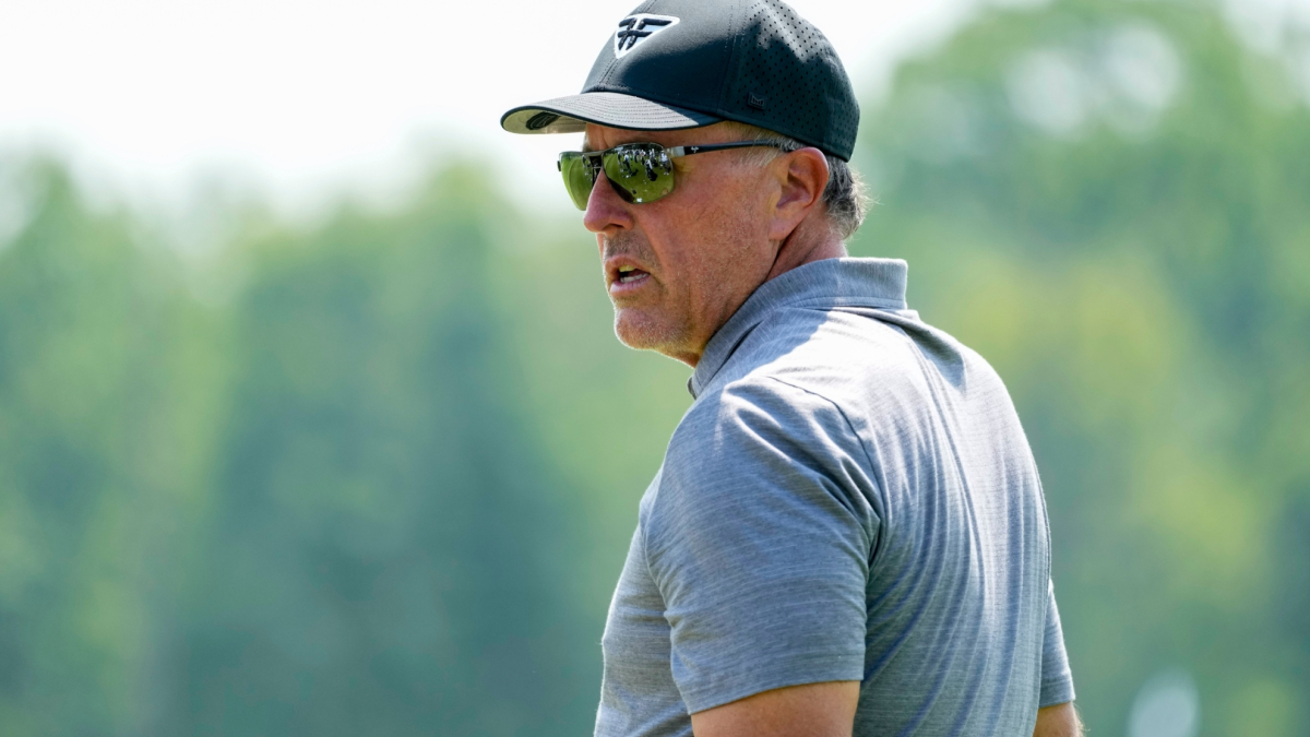 Expulsan a Mickelson de un club de golf por un supuesto “contacto físico inapropiado" con una empleada