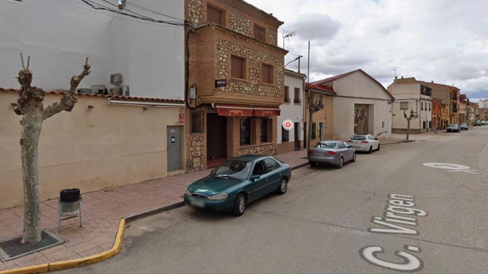 Muere un hombre tras caerle encima la persiana metálica de un bar en el que intentaba entrar en Motilla del Palancar