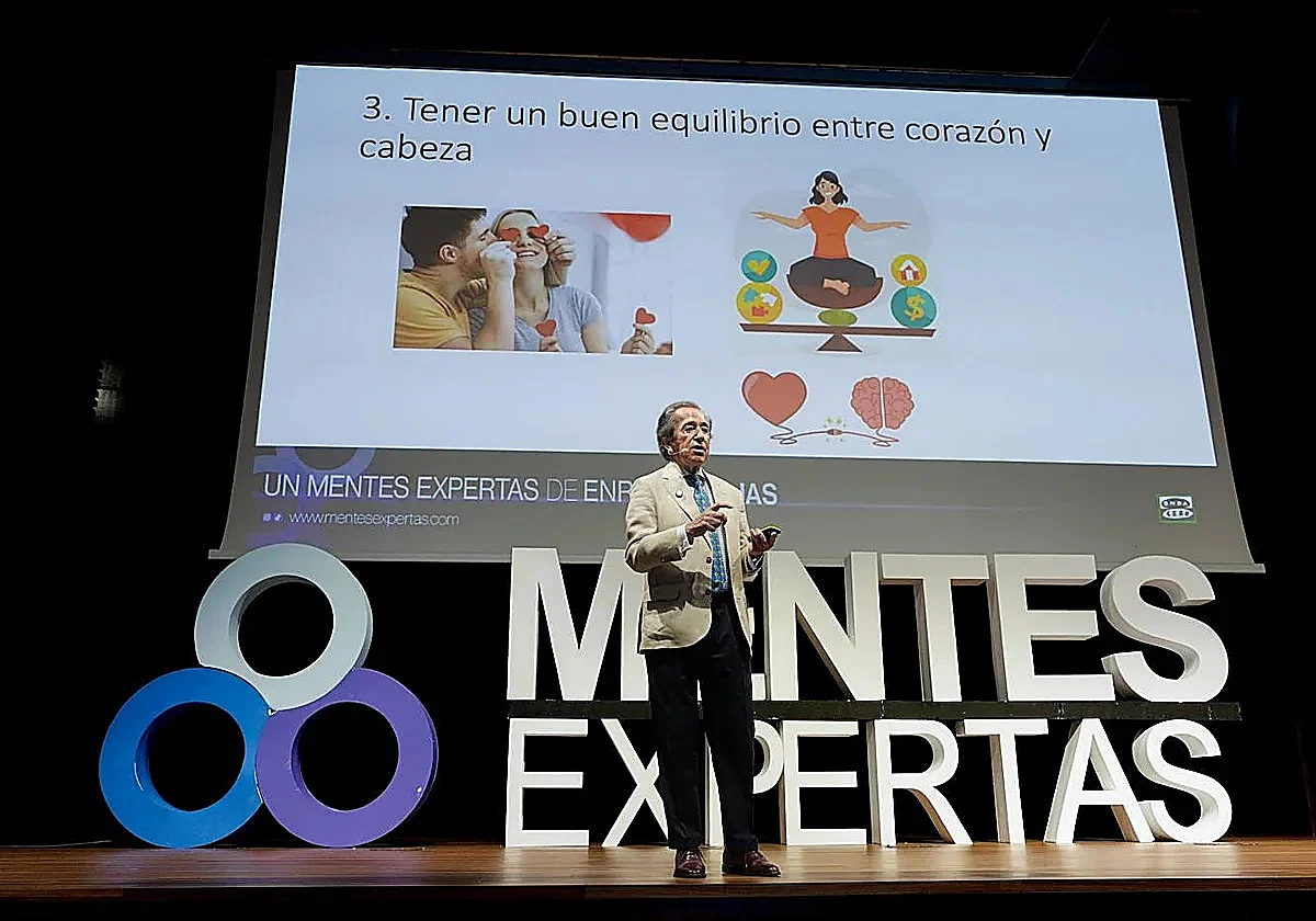Renowned Spanish psychiatrist Enrique Rojas teaches Malaga how to lead a truly happy and balanced life
