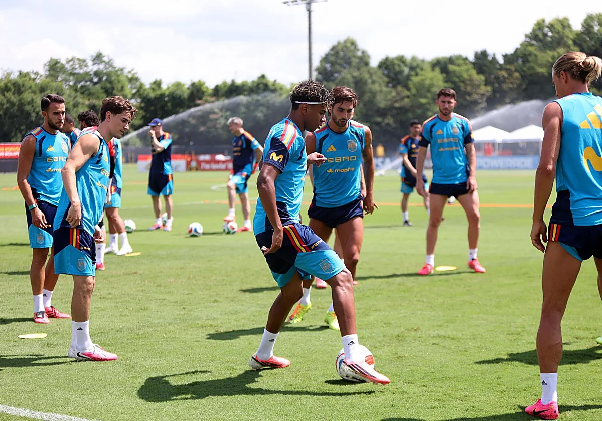 De la Fuente tiene a todos los jugadores disponibles a tres días del debut