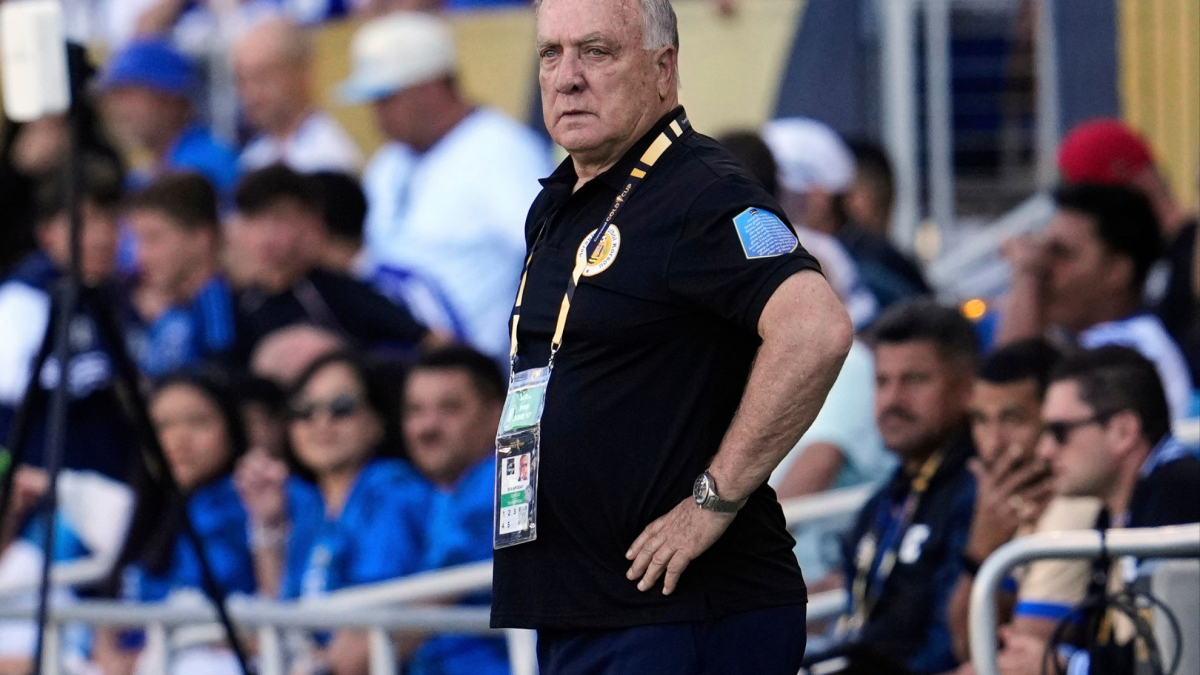 Advocaat, el 'abuelo' del Mundial que mide a la próxima generación: "Tengo suerte de que me sigan queriendo"
