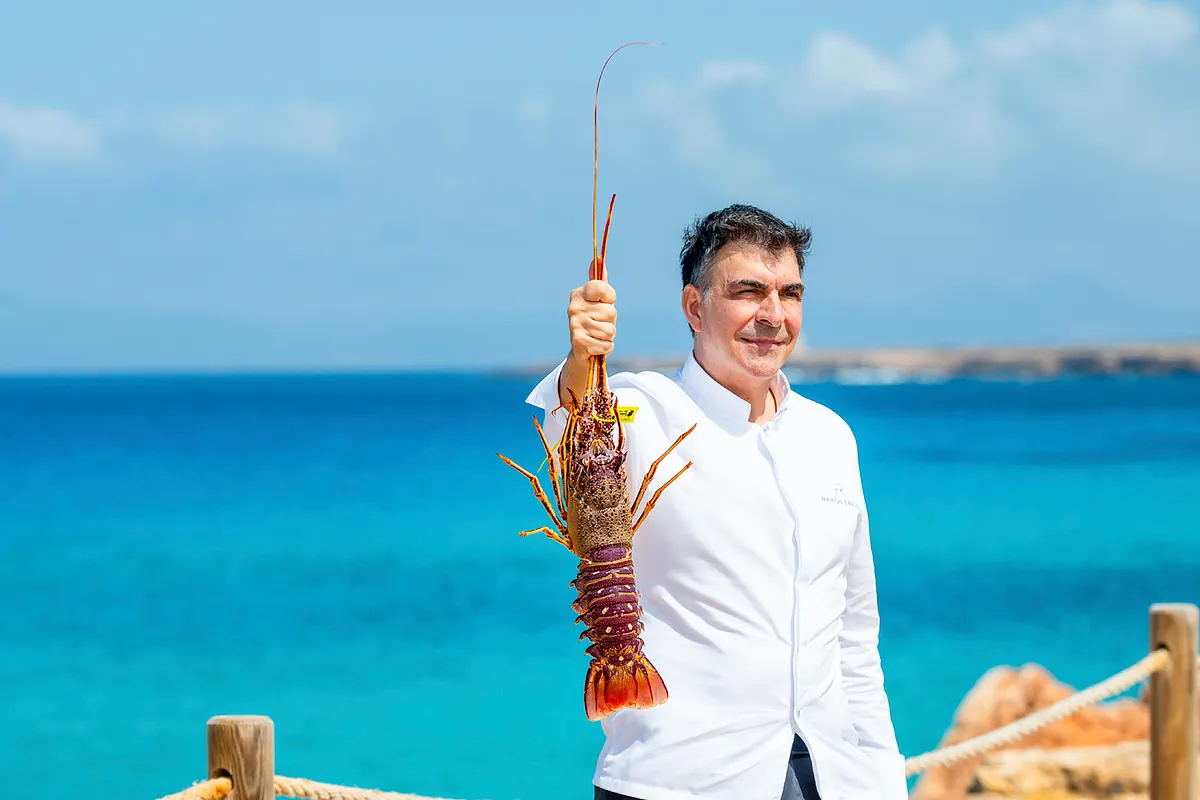 Mesas de estreno en la costa
