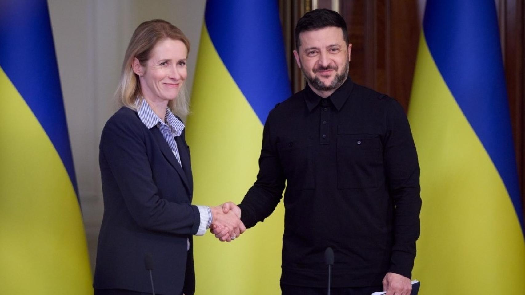 La UE acuerda abrir el primer bloque de negociaciones formales para la adhesión de Ucrania y de Moldavia