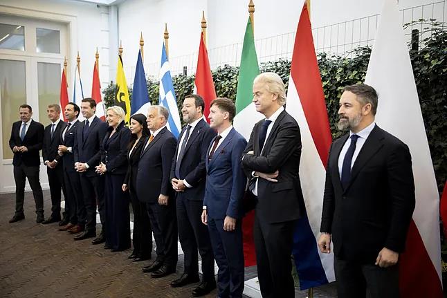 Los ultra Patriotas sacan músculo en Europa