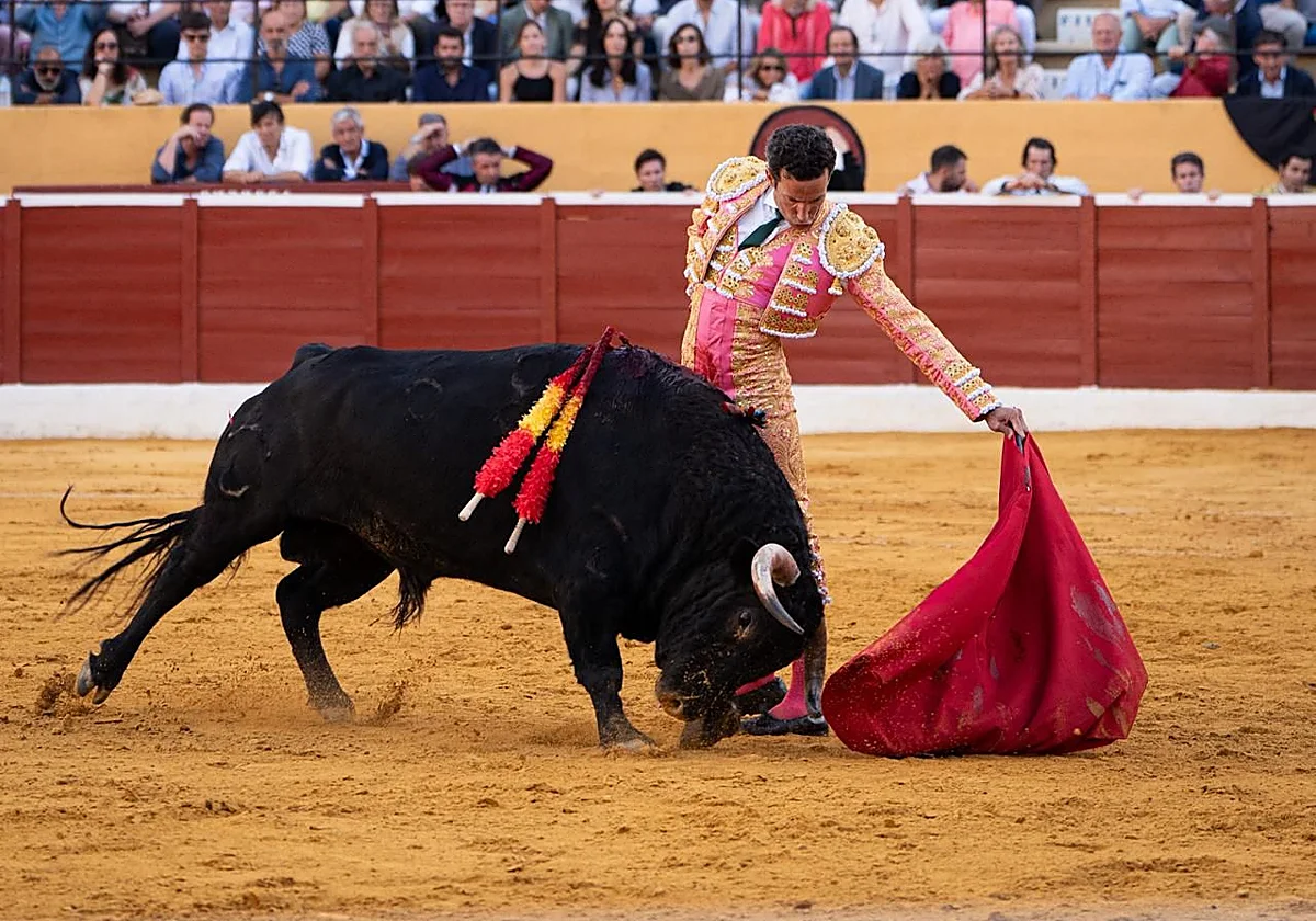 David de Miranda conquista Marbella y sale a hombros con Talavante