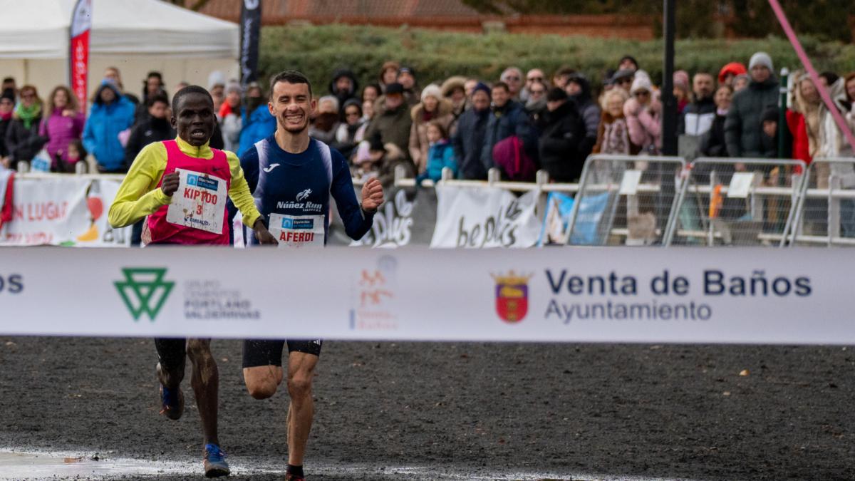 Los kenianos Brian Kiptoo y Dorcus Chepkwmoi ganan el Cross Internacional de Venta de Baños
