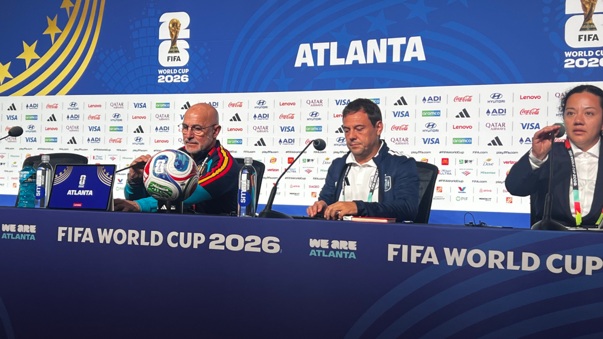 De la Fuente: "Soy feliz si Cucurella es feliz"