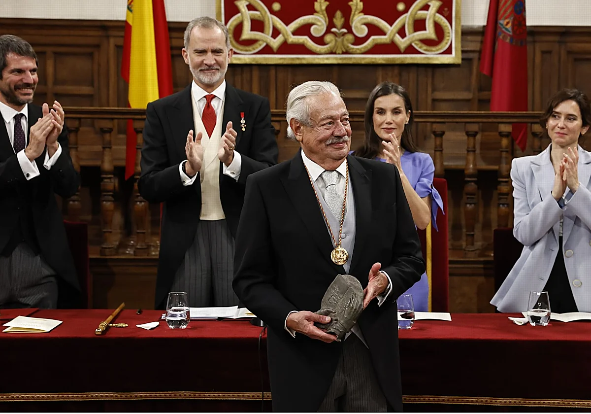 El desprecio de la FIFA al español es «una aberración» para Gonzalo Celorio, último premio Cervantes