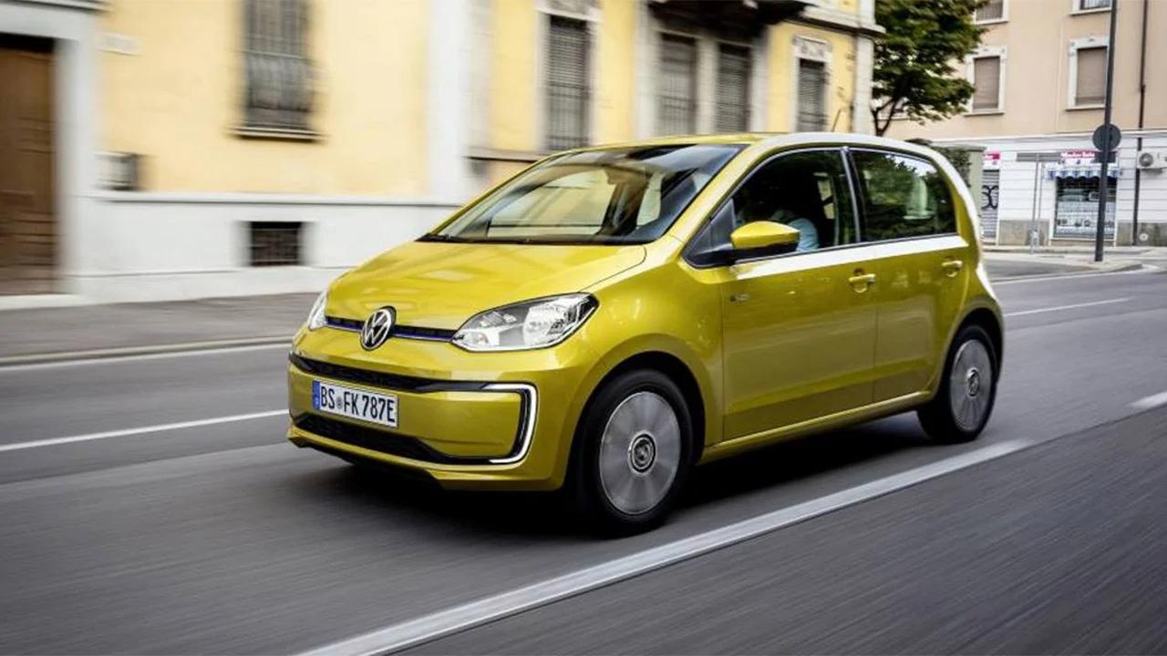 En Europa se venden 3 millones de coches menos que antes del COVID: VW, Stellantis y Renault piden estas medidas urgentes