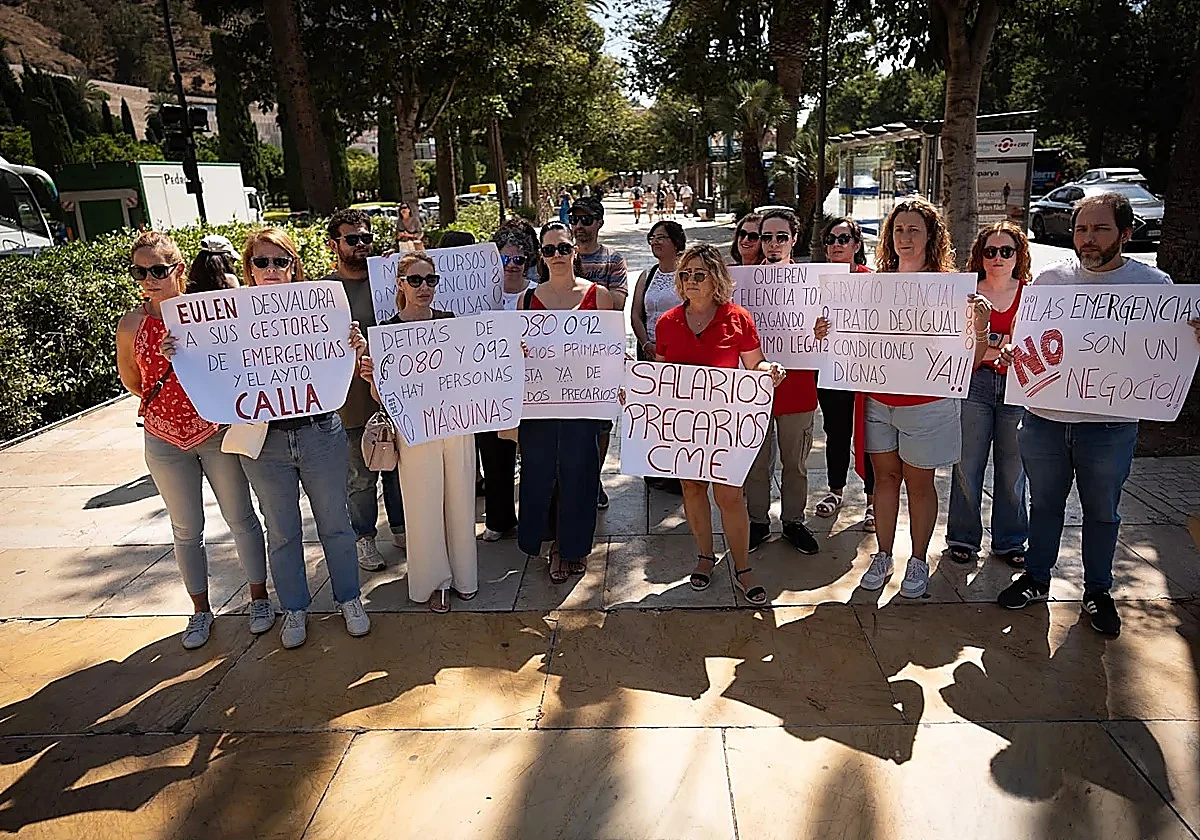 Malaga's emergency operators strike against poor wages: 'We save lives every day'