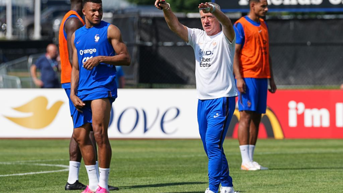 Deschamps explica por qué habló Kanté y no Mbappé en rueda de prensa: "Se levanta temprano y por eso vino; Kylian es Kylian"