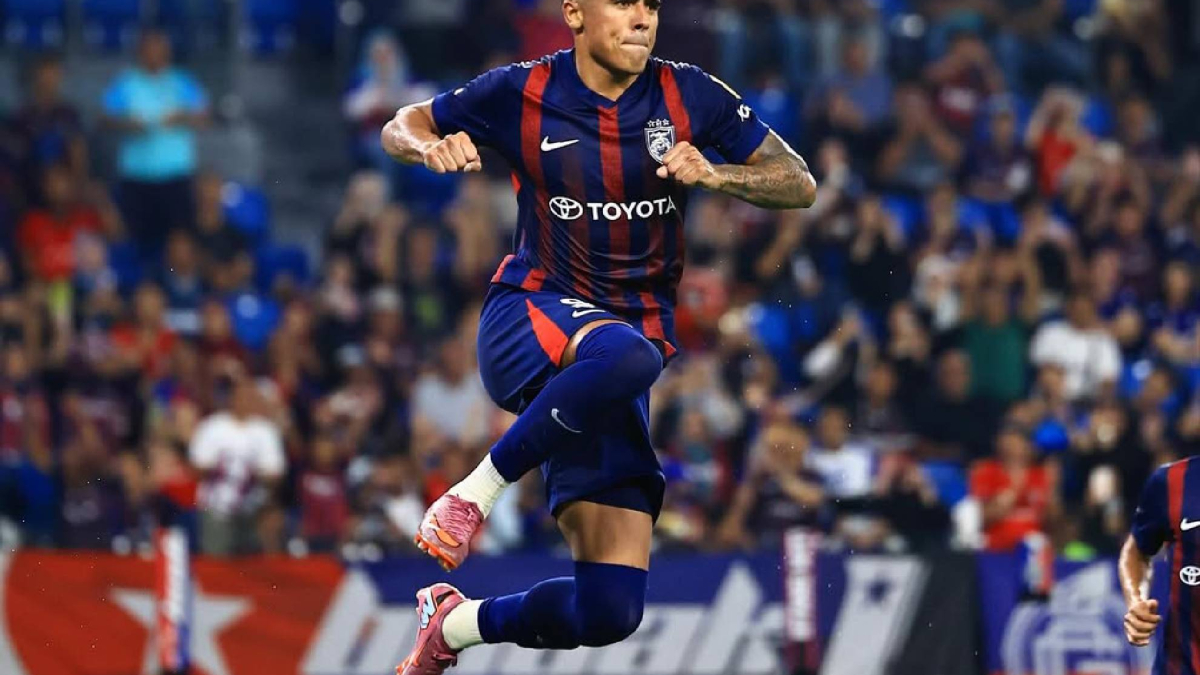 Bérgson, el 'Cristiano' del fútbol malasio: "Meter goles es lo que me da más placer en la vida"