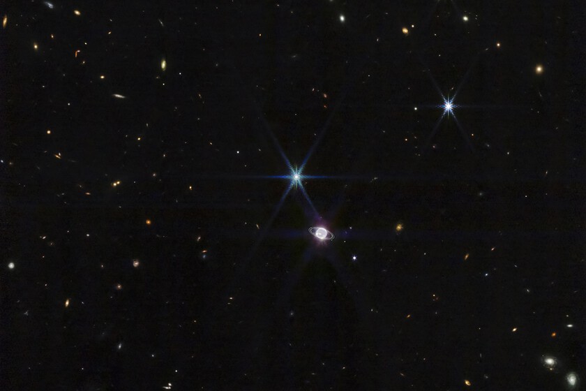 Tritón lleva décadas pareciendo una luna rara y lo peor es que parece tener toda la culpa
