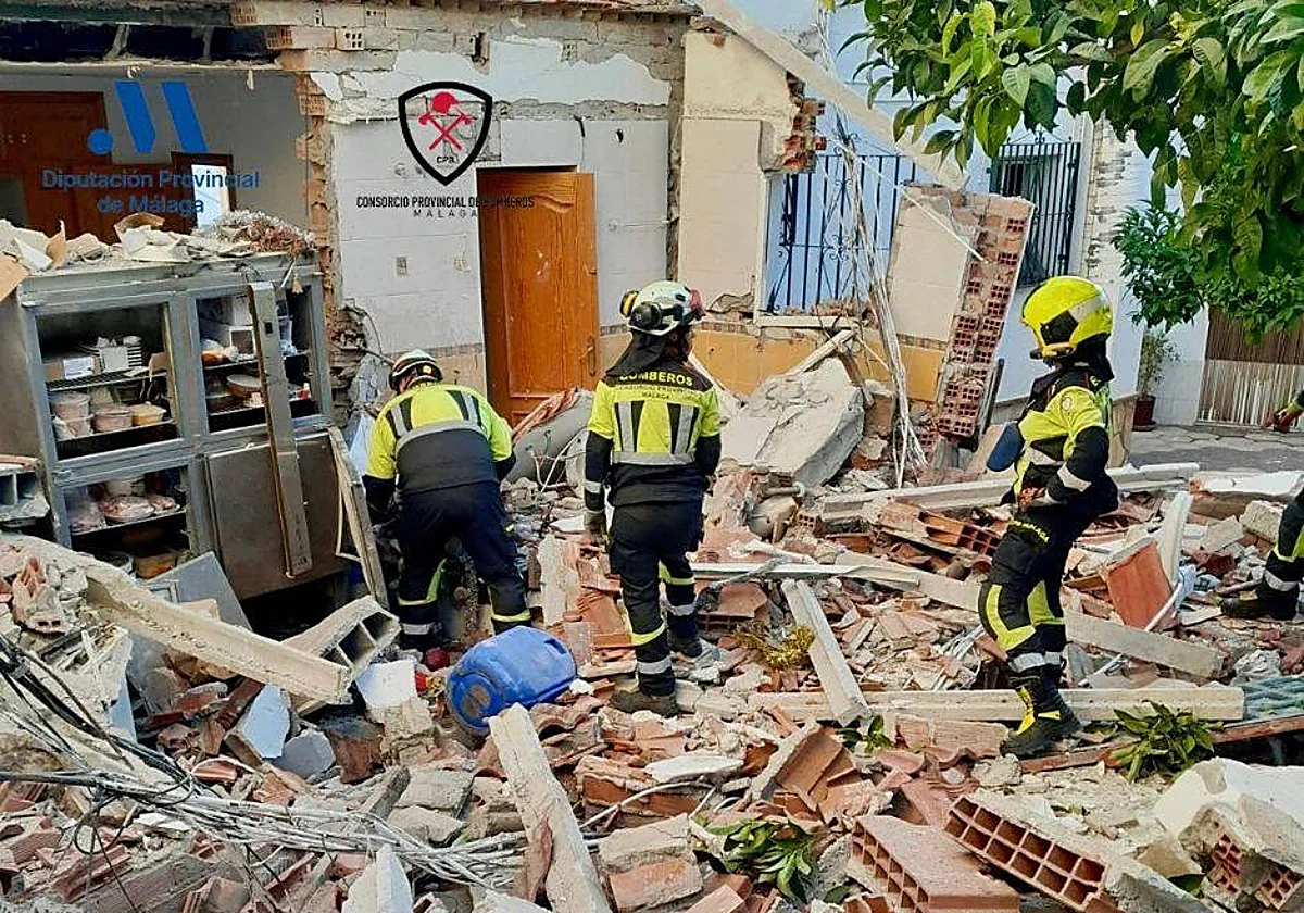 Siete heridos en una explosión de gas en un restaurante de Sayalonga