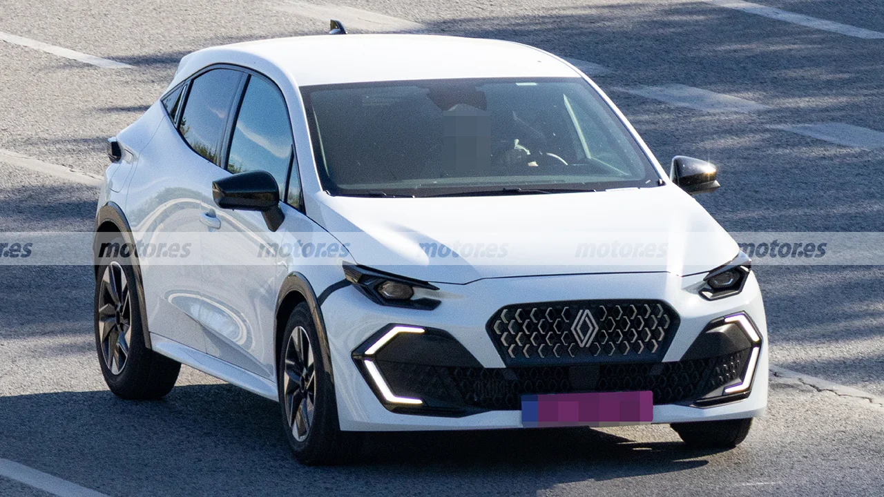 El espíritu del Renault Clio RS vuelve en formato híbrido con 200 CV y una puesta a punto que planta cara a los mejores GTI de gasolina