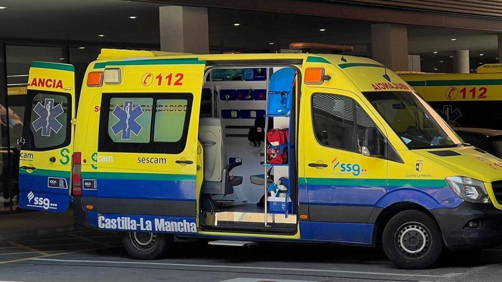 Un conductor choca con su coche contra un muro y muere en el acto en Lezuza (Albacete)