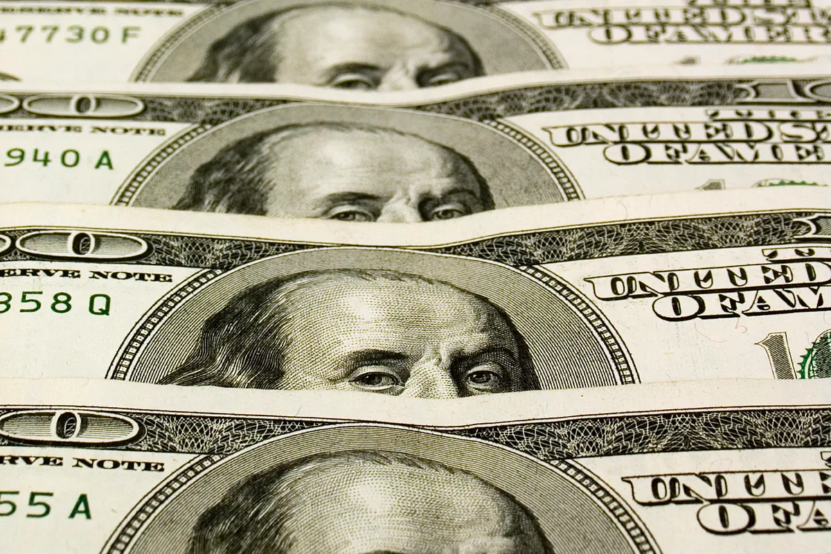 Los inversores apuestan por el dólar ante el optimismo en torno al "excepcionalismo estadounidense"