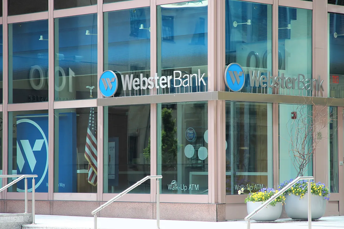 Santander recibe la primera autorización de EEUU a la compra de Webster
